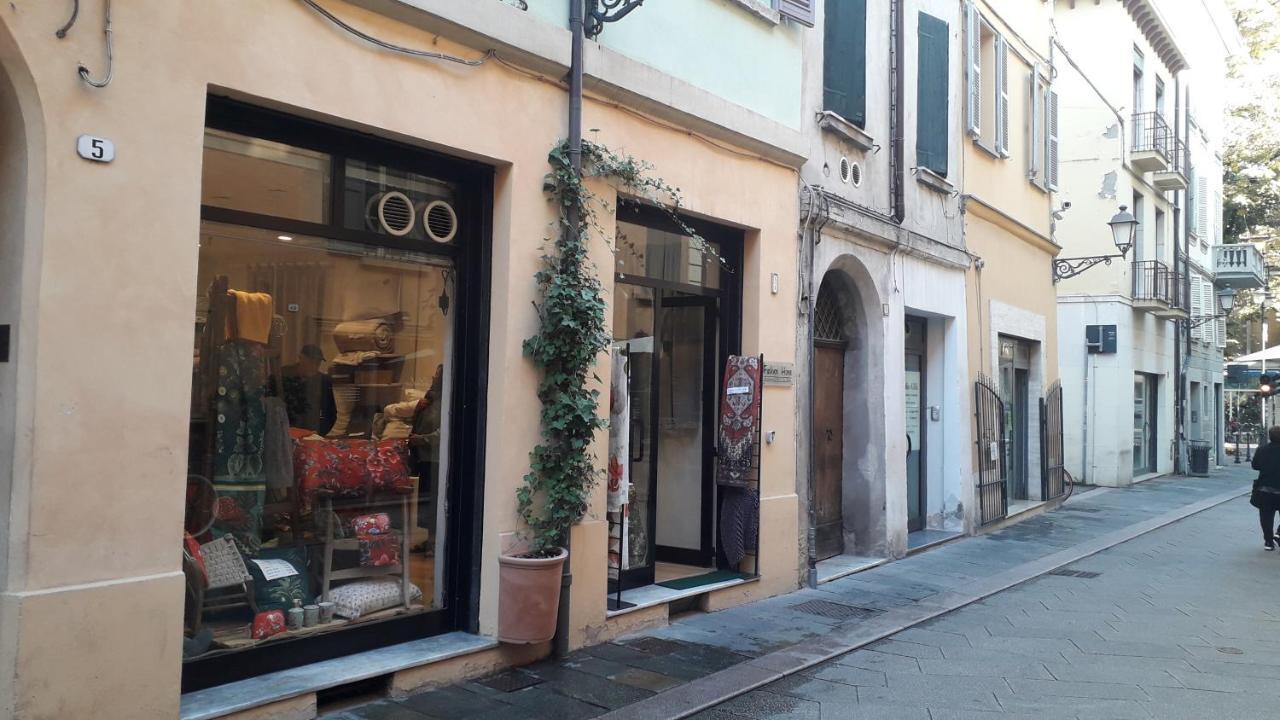 Appartement Via Guido Panciroli Il Guscio à Reggio d'Emilie Extérieur photo